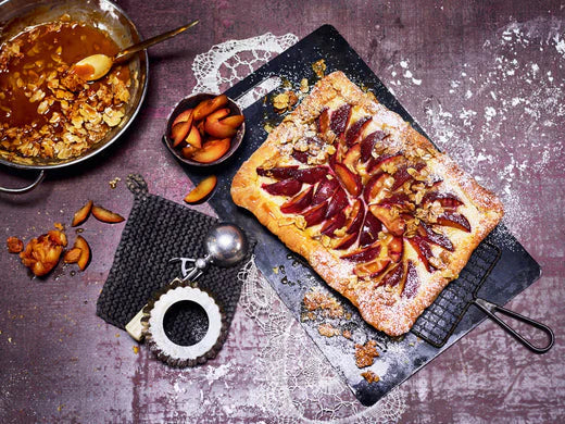 Lemke marzipan plum cake