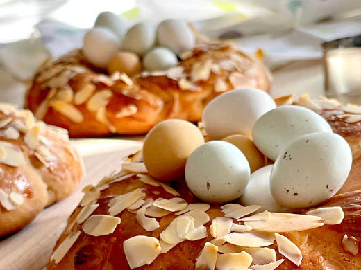 Marzipan yeast wreaths